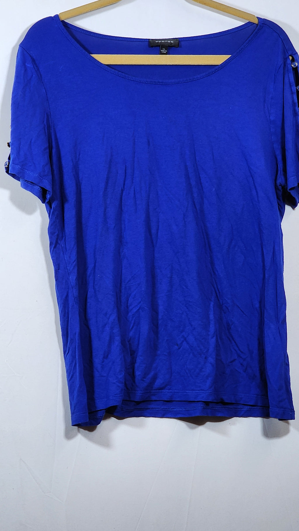 Apanda Women's XL Short Sleeve Top with Button-Detail Sleeves