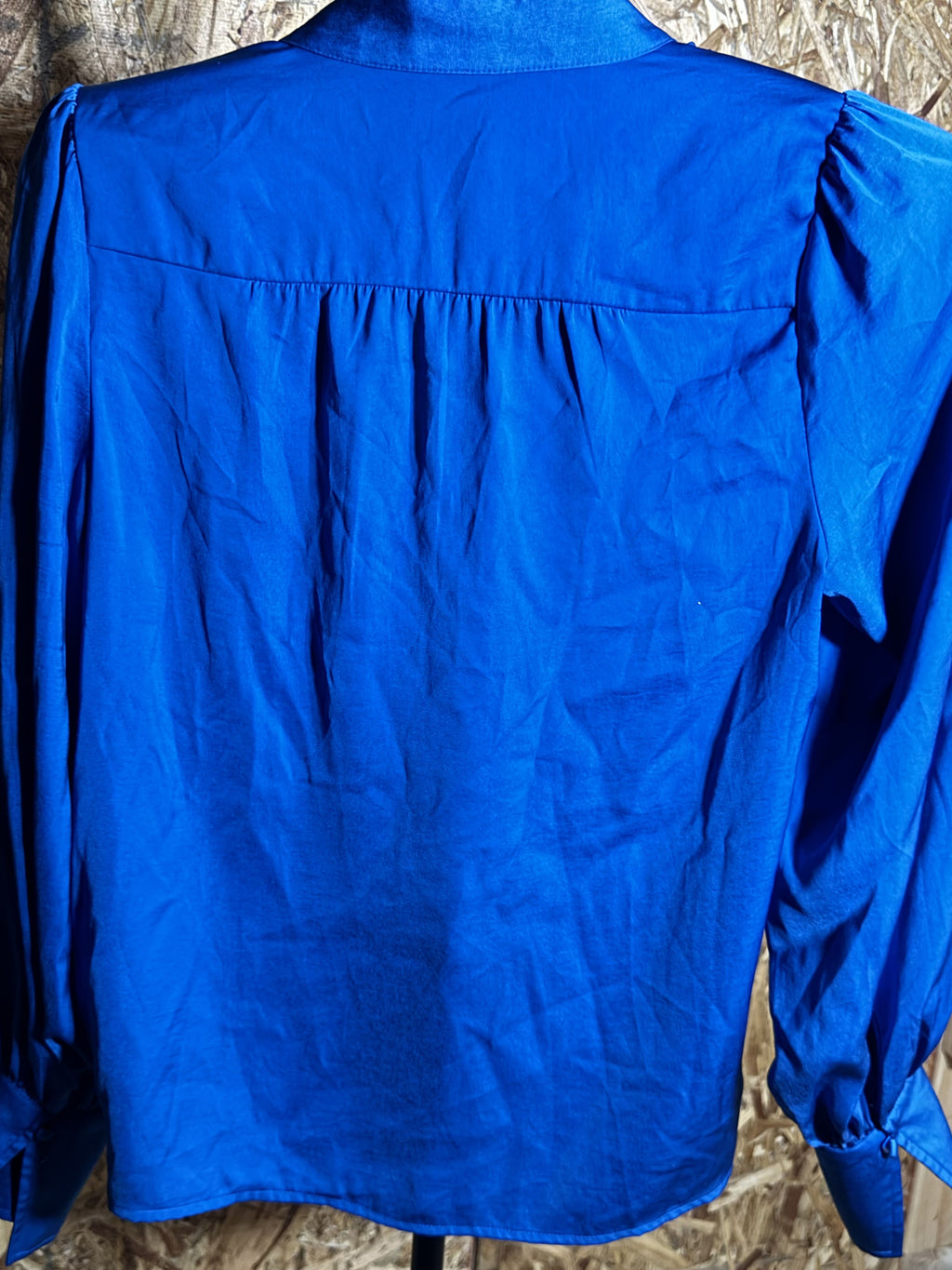 Banana Republic Small Blue Long Sleeve Ruffle Cuff Button-Up Blouse - Image 3