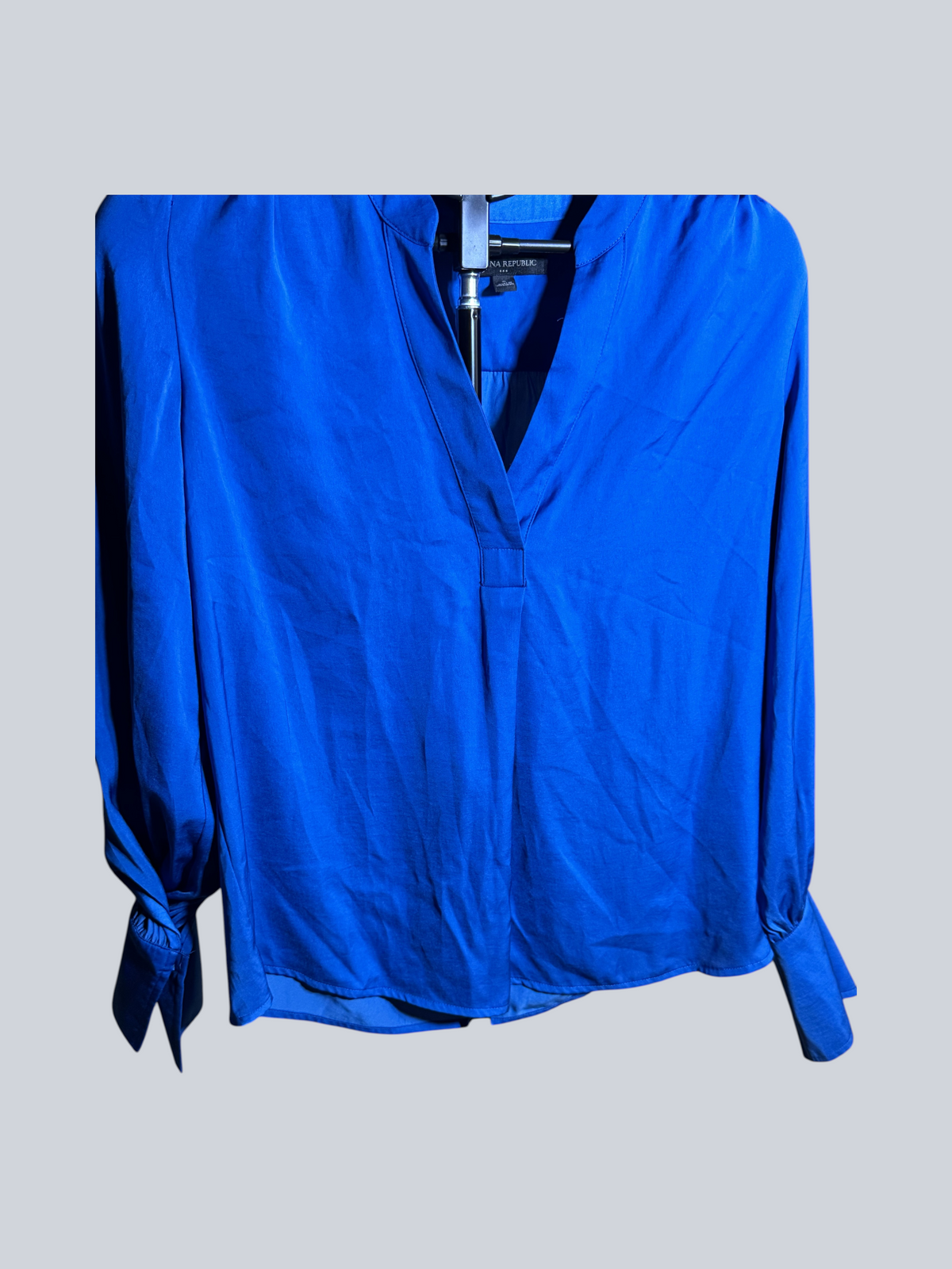 Banana Republic Small Blue Long Sleeve Ruffle Cuff Button-Up Blouse - Image 2