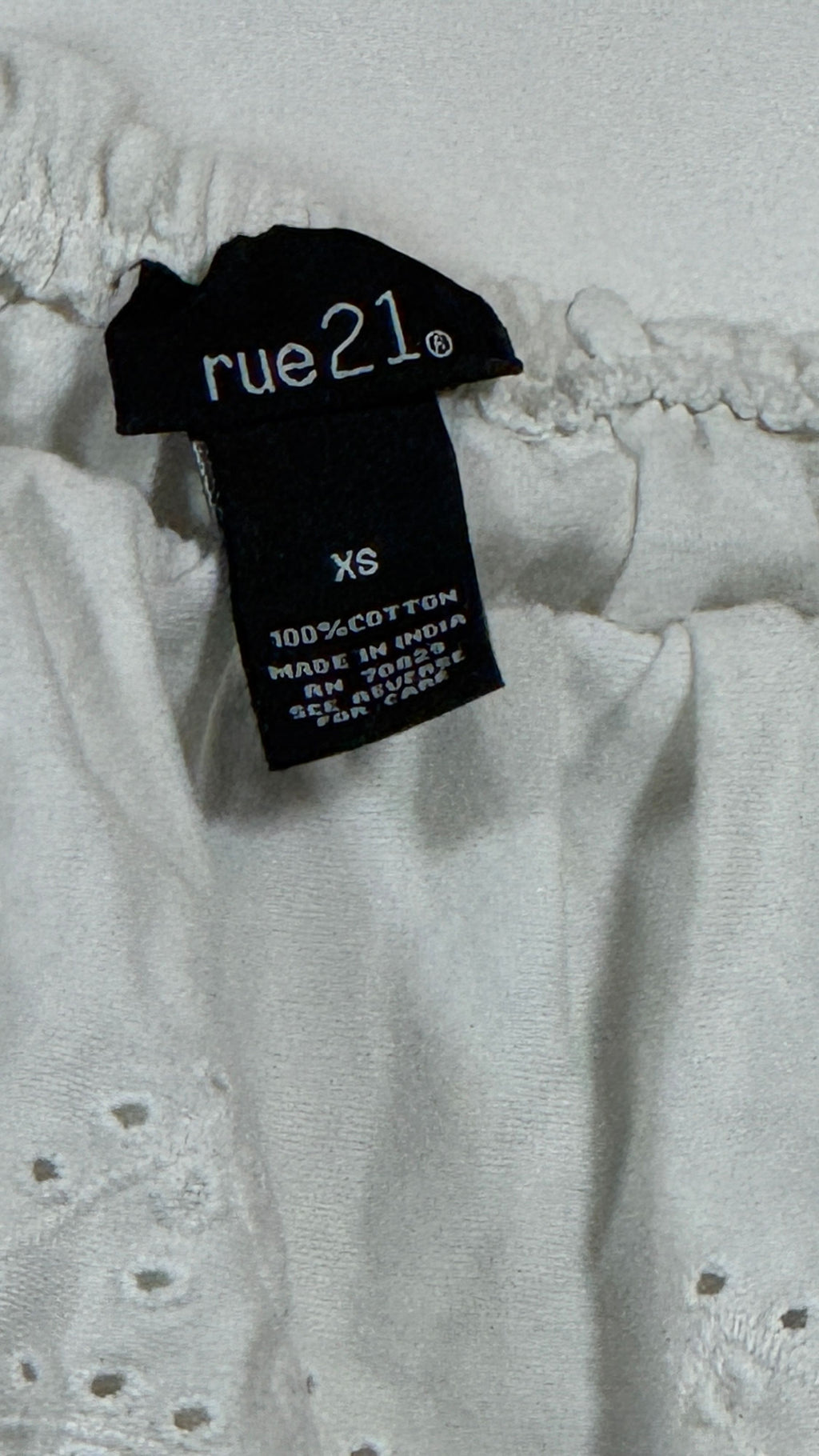 rue21 XS White Cotton Romper with Eyelet Lace Ruffle Detail - Image 3