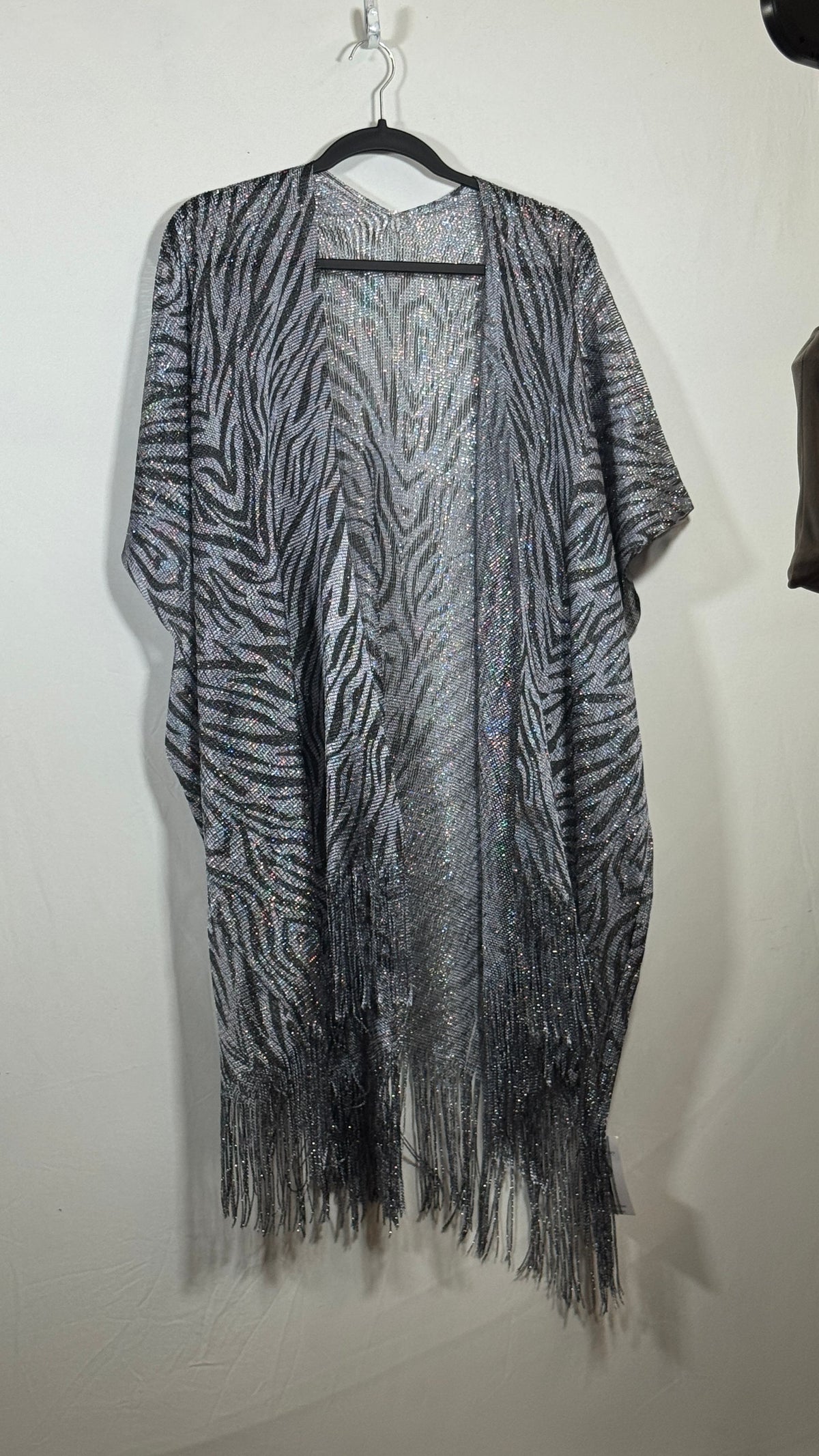 Kendall James Zebra Print Kimono Silver Shimmer Polyester Fringe Hem - Image 2