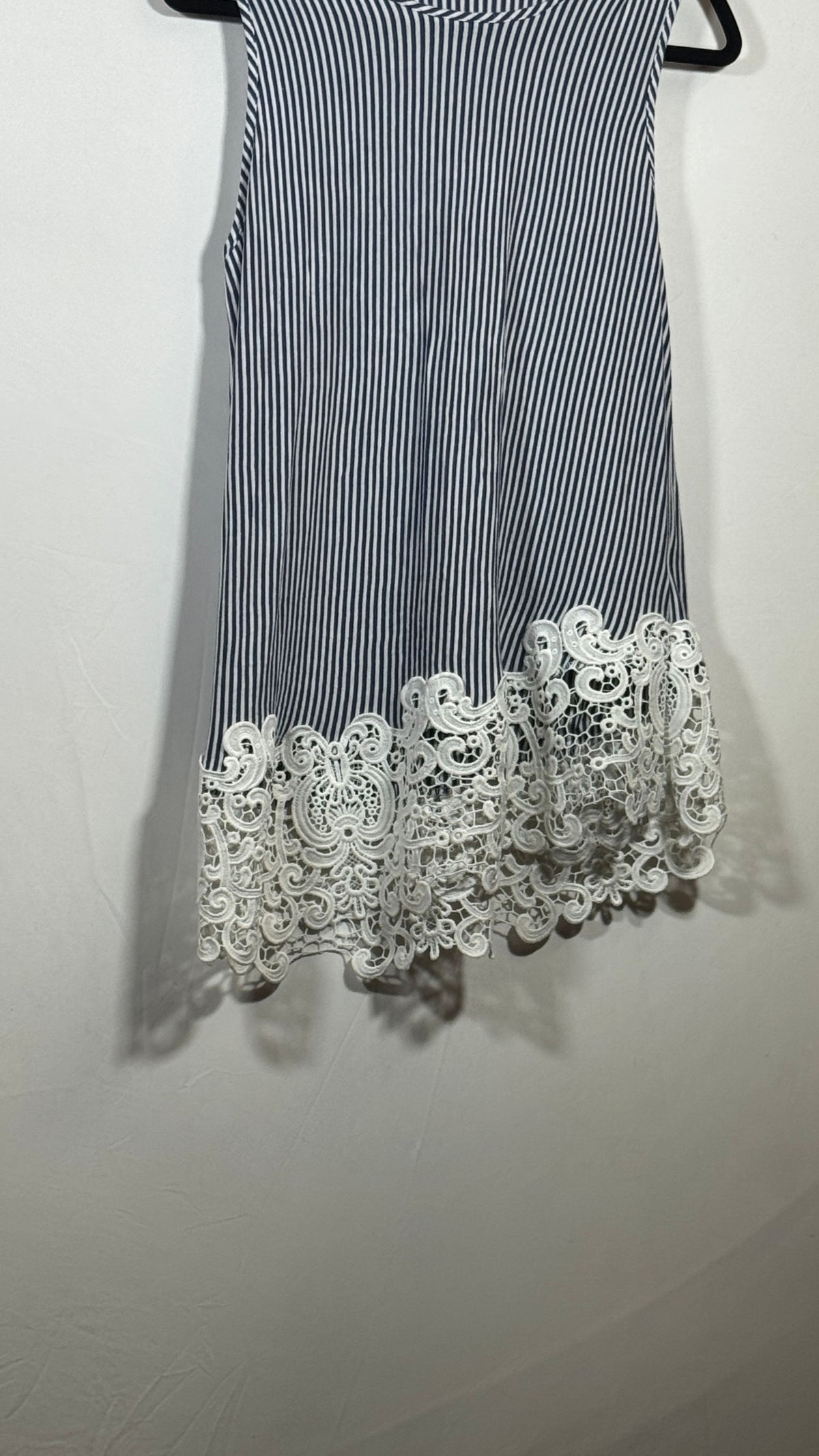 cha cha vente sleeveless navy striped dress with white lace trim - Image 2