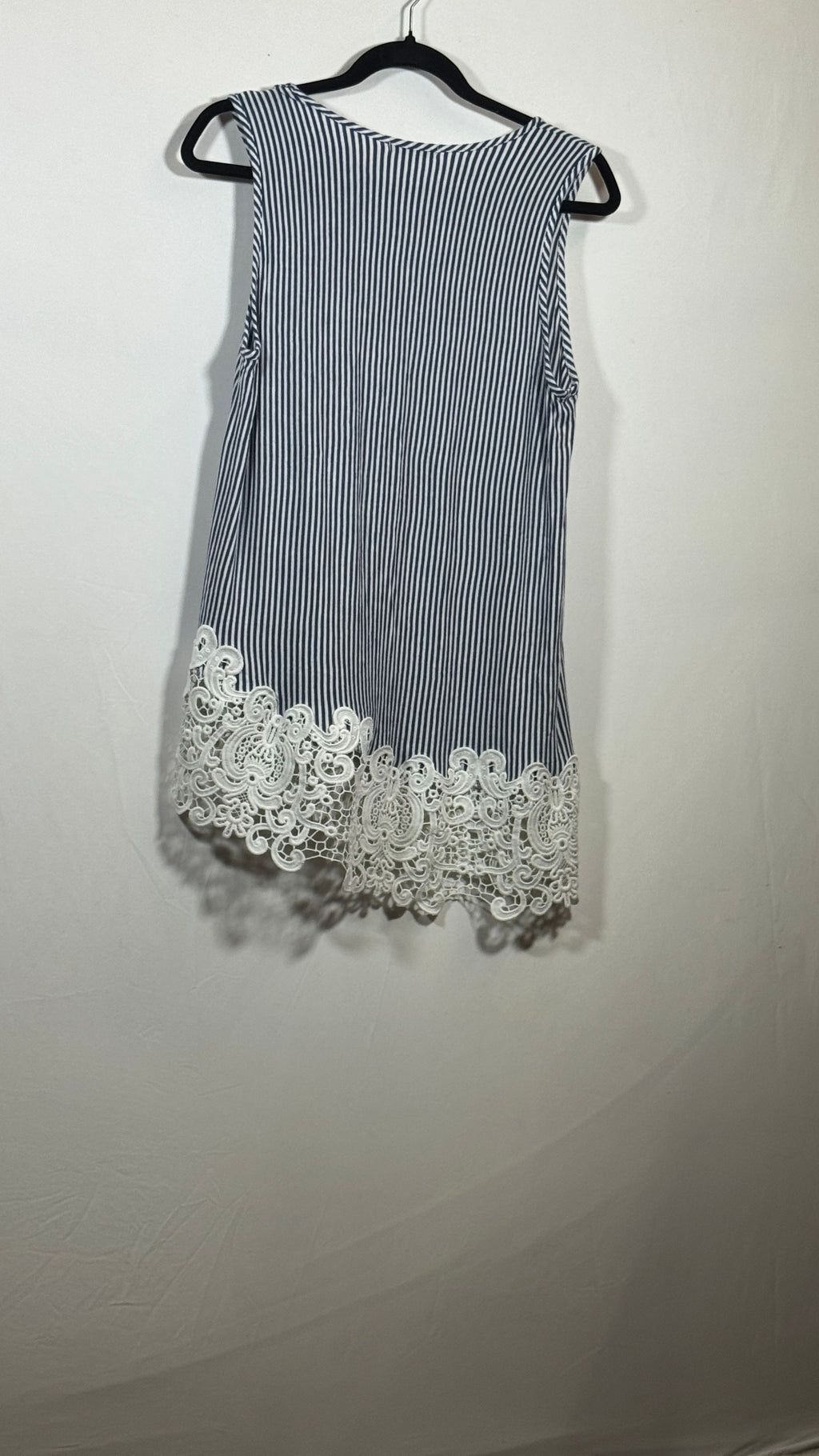 cha cha vente sleeveless navy striped dress with white lace trim - Image 5