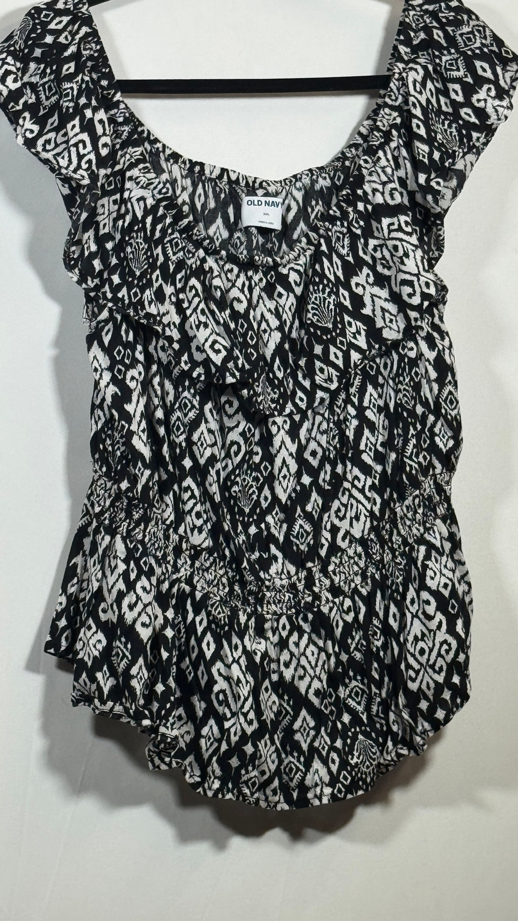 Old Navy XXL Black and White Abstract Pattern Blouse Ruffle Detail - Image 2