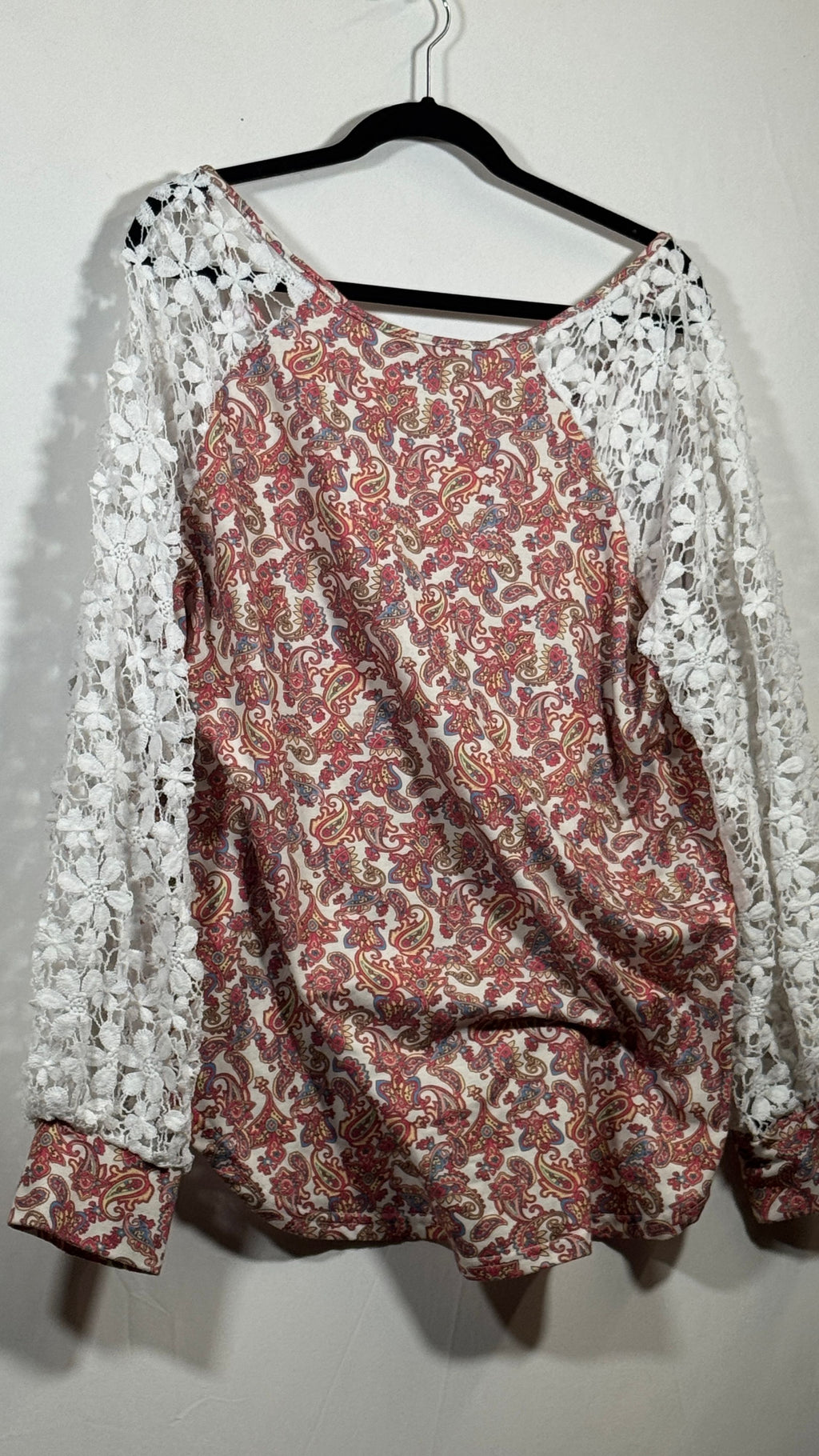 Sunne Betro 1X Long Sleeve Blouse Paisley Print White Lace Sleeves - Image 3