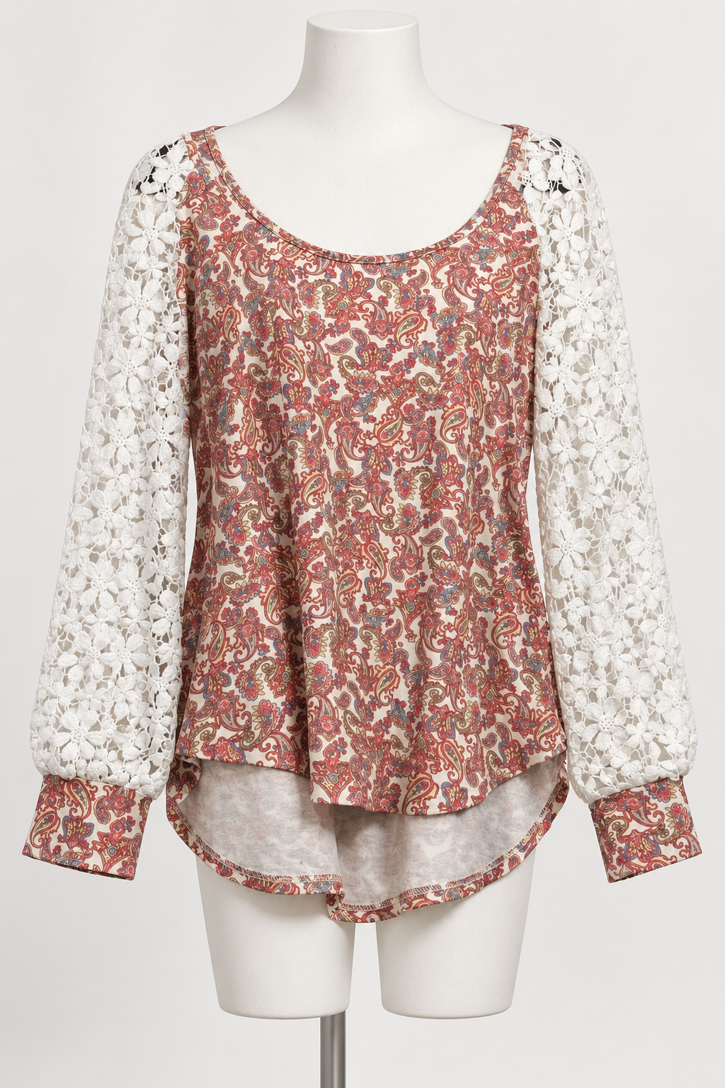 Sunne Betro 1X Long Sleeve Blouse Paisley Print White Lace Sleeves - Image 1